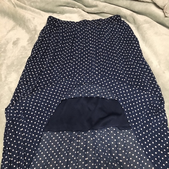 Size small high low skirt - Picture 3 of 4